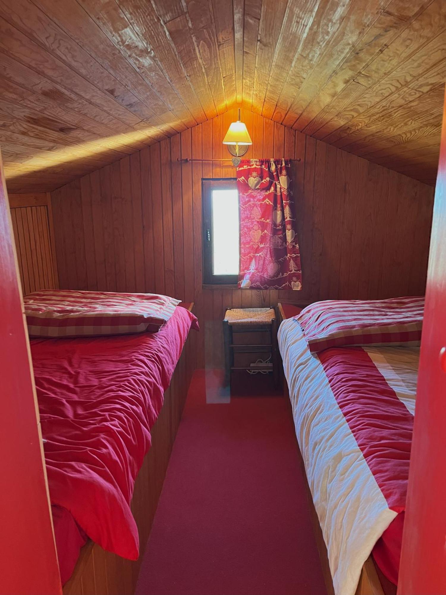 Chalet Des Myrtilles - Chalet Cosy Avec Vue Arette Esterno foto
