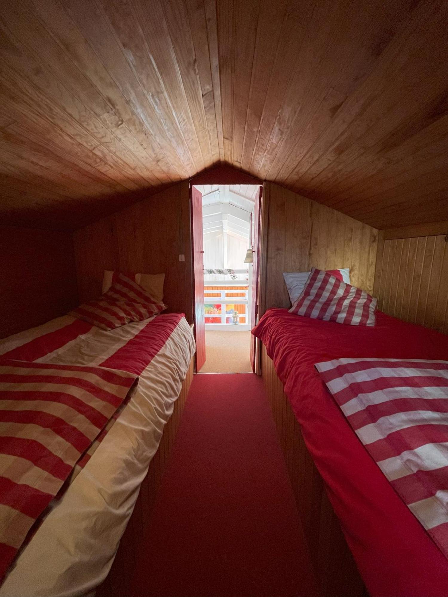 Chalet Des Myrtilles - Chalet Cosy Avec Vue Arette Esterno foto