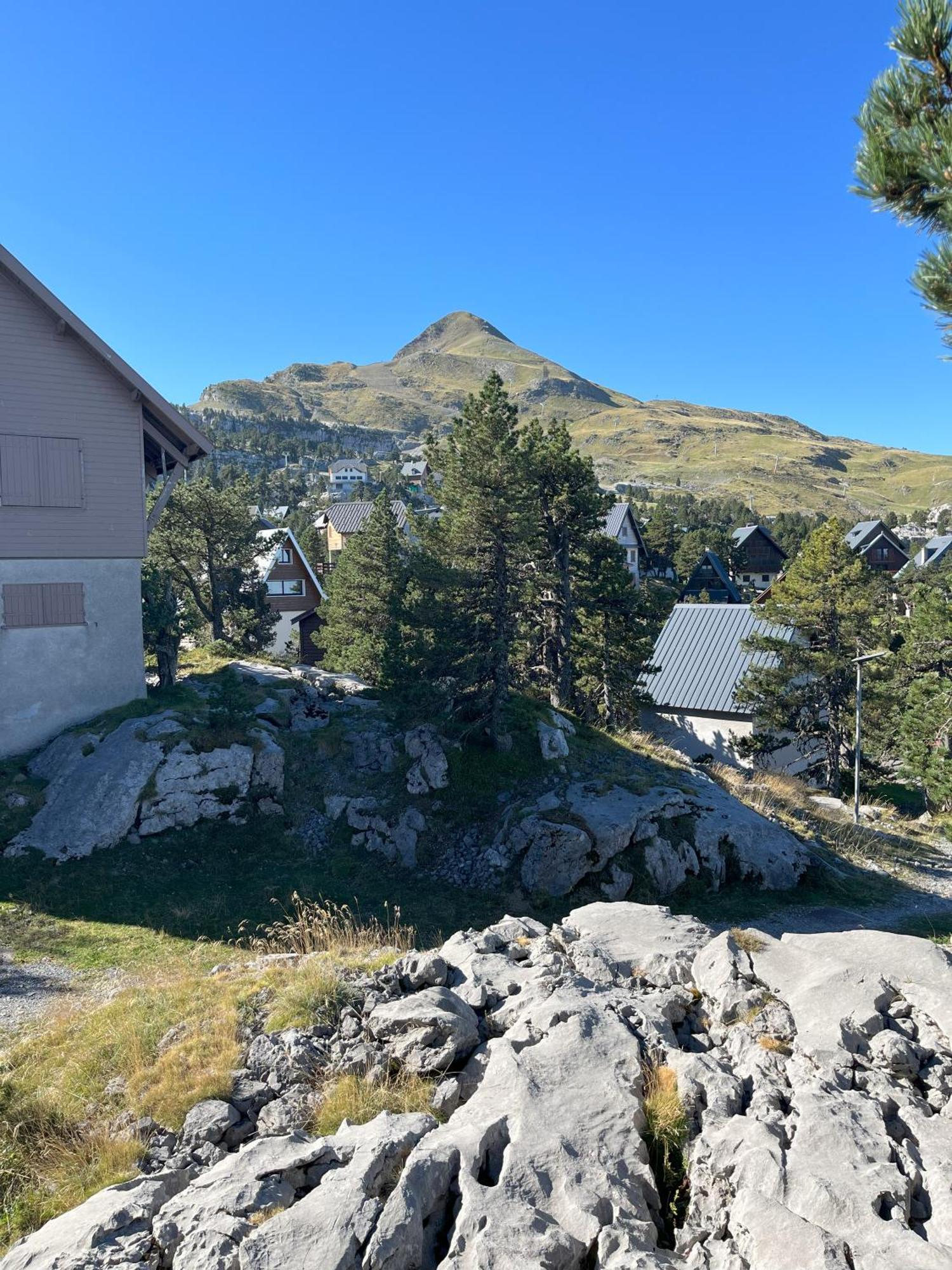 Chalet Des Myrtilles - Chalet Cosy Avec Vue Arette Esterno foto
