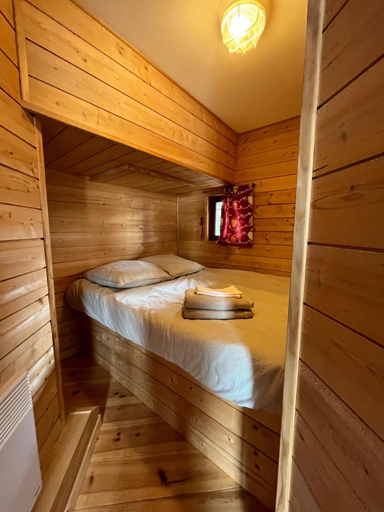 Chalet Des Myrtilles - Chalet Cosy Avec Vue Arette Esterno foto
